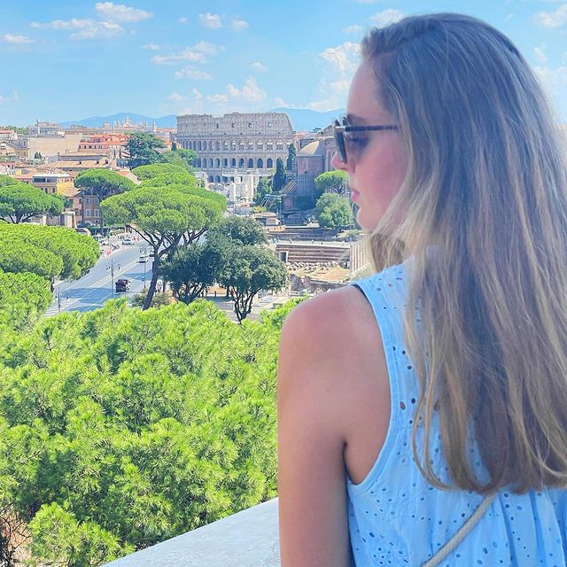 Rome 🇮🇹🍕🍝
.
.
.
#rome #roma #colosseum #italy #italien #italienurlaub #ausblick #romecity #romefood #romelifestyle #vacaymode #happyonvacation #traveltheworld #travelling #couplegoals #coupleontour #loveisintheair #rometrip #aidamomente #perlenimmittelmeer #aidacosma #summeroutfitinspo