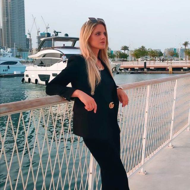 Be grateful for today and never take anything for granted. Life is a blessing 💫❤️ gratitude is the best attitude 🙏💃#netflixseries #dubai #dubailife #woman #empoweringwoman #gratefullife #realestatedubai #realestateblondies 
@realestateblondies_janine