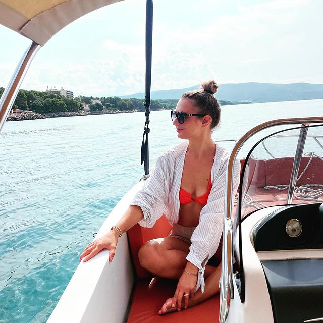 Boat trip #boat #boatlife #kroatien #vacation #watercolors #bikini #summer #summervibes #colorful #happy #island #2023 #love #thisview #enjoy #enjoylife #boattrip #fromislandtoisland