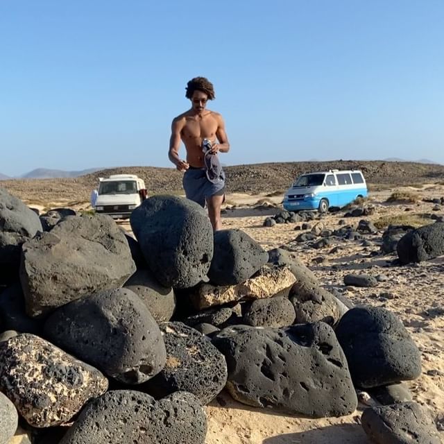 Few impressions from last winter.
And new trips to come soon 😁
.
.
.
.
.
.
.
.
.

#beachday #beachlife #beachboy #atthebeach #saltyhairdontcare #stayandwander #travelnoire #canaryislands #surfporn #landscapephotography #vanlife #fairfashion #sportmodel #outdoormodel #fitnessmodel #northshore #beachhappy #blackmenwithstyle #blackmenfashion #blackmodel #travelnoire #hamburgcity #hamburgerjung #travelwithstyle #blackpassportstamps #onthebeach #lasislascanarias #outdoorliving #sunnyside #surferslife #oceanlover