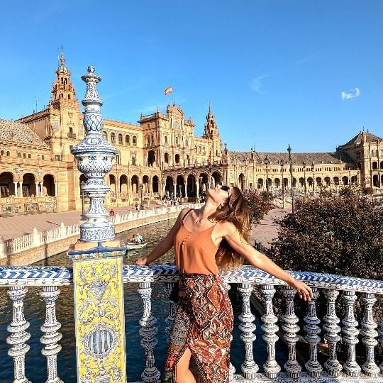 🧡 Sevilla 

#ilovesevilla
#sevillespain
#instatraveling 
#spanishvibes
#beautifulcity #sevillagram #spanishguitar #summervibes #alkazarsevilla #sevillagram #septemberinspain #instatravel #travelingspain