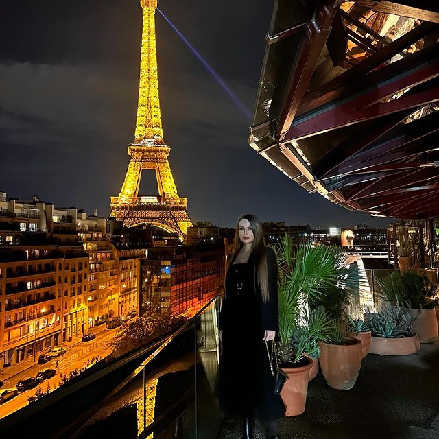 Paris, the city of love, has a unique charm that captures hearts with its romantic ambiance. 
Just had the incredible dining experience at @lesombres.quaibranly ✨ The moment you step in, you're welcomed by floor-to-ceiling glass walls, and the view is simply breathtaking. The Eiffel Tower is right there, casting its majestic shadow on the tables during the day, while at night, it's a vision of golden lights and romance. Surrounded by a hanging garden of Mediterranean plants, this place feels like a secret garden in the heart of the city of love. 

#ParisNights #CityOfLove #LesOmbresDining #EiffelTowerViews #SecretGardenDining #ParisianCharm #MemoriesInParis