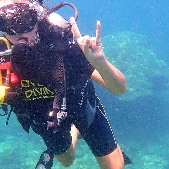 I did it 🐠 
Thank you @burgon_scuba for the support & patience.
@lovedivingphuket 

#🧜‍♀️ 
#ilovediving #scubadive #thailanddiving #travelinginthailand #instatraveling #seaworld #scubalife #scubaphoto #instatravelgram #divingphuket #phiphiislanddiving
#aquaworld #divingthailand #amazingnaturepics
#seaworld