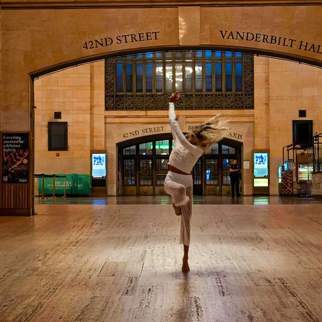 where has she been? and who am I? that’s a secret I’ll never tell 🤫
#gossipgirlmoment

#dancephotography #balletphotography #dancelife #dancers #moderndance #ballet #nycmodel #nycphotographer #newyorkcity