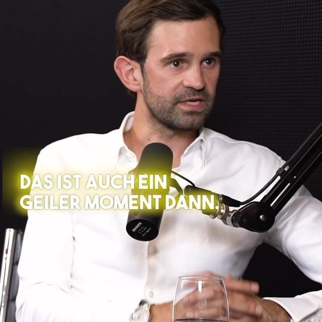 🎙️ Willkommen zurück!!! Zur siebten Folge unseres Podcasts! In dieser Episode haben wir einen besonderen Gast und guten Freund erneut bei uns: John Mahlmann, ein Experte auf dem Gebiet der Selbständigkeit und Festivalorganisation, außerdem Arts Bruder Phil als Co-Moderator an unserer Seite.

Viel Spaß beim anhören und wir freuen uns auf euer Feedback 🙏🏼🤝🏼🚀

Link in der Bio 🛜 

#podcast #artaboutlife #podcaster #youtube #videopodcast #hamburg #speedwaymusicfestival #festival #tomorrowland #davidpuentez #germany #welovehh #podcasting #tml