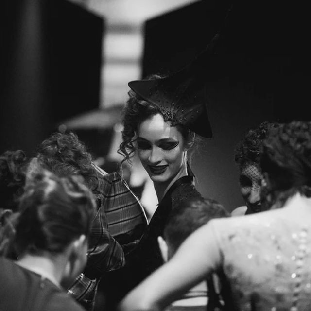 Backstage at the @julienfournie Haute Couture Show in Paris.

Love the atmosphere, the creative energy is so inspiring. Thank you @julienfournie & @jeanpaulcauvin 🖤🖤🖤

🙏🏼🙏🏼 🙏🏼
Keymakeup @nicolasdegennes 
Makeup @gauthierjo 
Team @fannymart3010 @cecilemarquesmakeup 
@vichikayorn @veroniquejonin @delphineduguet 
@nevillehairandbeautyofficial 
@jmthair1

#julienfournier #julienfourniercouture #paris #parishautecouture #parisfashionweek #parisfashionweek24 #ParisFashion #HauteCouture #PFW #FashionWeek #CoutureStyle