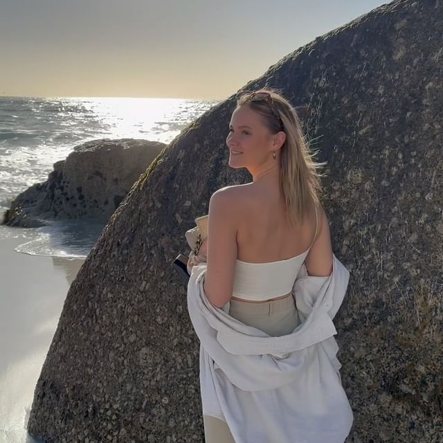 🧡 capetown >>> paradise 

#happygirl #capetown #seapoint #campsbay #clifton