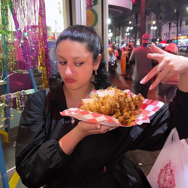 New Orleans 💜💛💚

New fav snack
Bloomin’ onion = whole deep fried onion