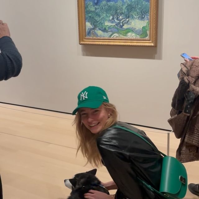 A little MoMA love!l THE place where you can cuddle dogs in front of Van Gogh and watch Picasso holding a baby 🥳