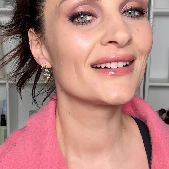 Cranberry Eyes for Spring using all @lisaeldridgemakeup 😍

@samchapman 

#SpaceNK #LisaEldridge