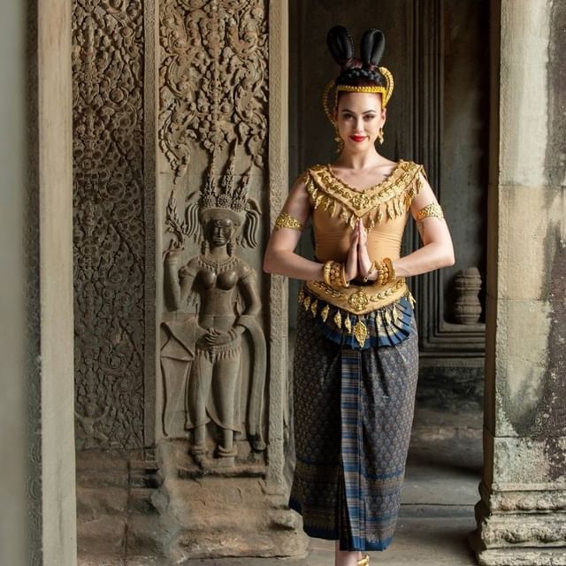 Yesterday all Queens 👸🏻 had the honor to wear an Aspara Gown and shoot at the Angkor Wat Temple. I will remember this moment forever ♾️🇰🇭x🇵🇱 #righthererightnowincambodia #missuniversalwoman2024 #missuniversalwomanpoland #angkorwattemple #aspara #embracethecultureinspiringthefuture