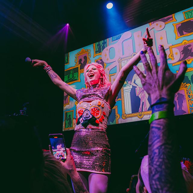 Australian Matriarchy Tour 💐 night 1 💐 Perth you are so far away from where i wrote these songs how the heck do you know all the words?! i love you i love you i love you 💜 

pictures by @gabbitakesphotos 
outfit by @supervillainltd