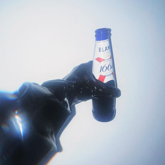 [AD] 
Worlds colliding at the studio this week with @1664ukblanc & @institute_digital_fashion, cheers to a big week! 💙 

#drinkaware #BLANC #1664blanc