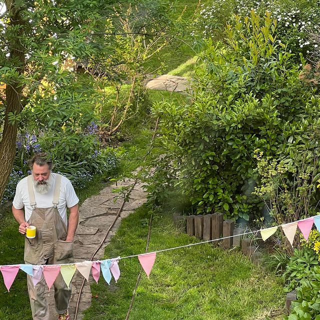 For clarity, The has designed and made our beds yet hasn’t quite gotten the hand of making the bed! 

#homeimprovement #gardenrenovation #oldhousenewhome #gardenmakeover #diyhusband #londongarden #beardeddad