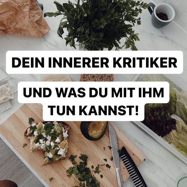 Zauberwort: GRENZEN. Aber ☝️ 

Großes aber. Nicht nur mit anderen Menschen. 
Sondern mit dir selbst. 

Grade denkst du vielleicht noch, dass du der innere Kritiker in Person bist. 
Nop. 
Er ist nur ein Anteil von dir, der es in ängstlichen Momenten immer wieder schafft, sicher größer zu machen als er wirklich ist. 

Dieser Anteil muss unter Kontrolle gebracht werden. 
Braucht Grenzen, innerhalb deines eigenen Denkens 🤔. 

UND 

Diese Nerv-Stimme des inneren Kritikers sind internalisierte Stimmen vom außen. 

Schreib dir einfach mal auf, was dein innerer Kritiker dir so Tag ein Tag aus erzählt und dann schau mal, ob du diese Worte irgendwann schonmal in deinem Leben gehört hast 🤭

Wenn dich dein innerer Kritiker plagt mit Overthinking, Horror Szenarien, Selbstzweifeln und co… 
lass mich dir eine Sache sagen: 

Du kannst es loswerden. 

Ich unterstütze dabei jeden Tag Menschen! 
Vorallem im RECOVERING PEOPLE PLEASER Programm. 
Name ist Programm ❤️‍🔥 

DM RPP für mehr Infos! 
xo Romy 

#recoveringpeoplepleaser #peoplepleaser #innererkritiker #heilen #romyrinke #selbstliebelernen #bedürfnisse