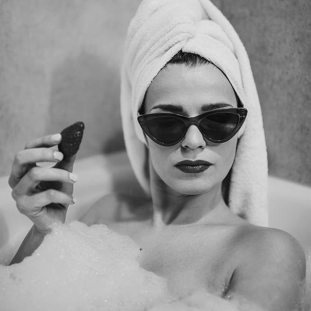 Cheers to the weekend 🥂✨🍓 (swipe to the next picture 🤫)

Fotografie: Tallygraphy Fotografie / @tallygraphy / www.tallygraphy.de
Styling: Lisa Zander / @lisaz.mua 
Location: Holiday Inn Lübeck / @holidayinnluebeck 

#hamburg #lübeck #itsme #model #hotel #hotelroom #holidayinn #photoshoot #styledshoot #styleoftheday #blonde #girl #streetstyle #streetstyleinspo #ootd #potd #ootdmagazine #sunglasses #shooting #makeup #blogger #bloggerstyle #likes #happy #style