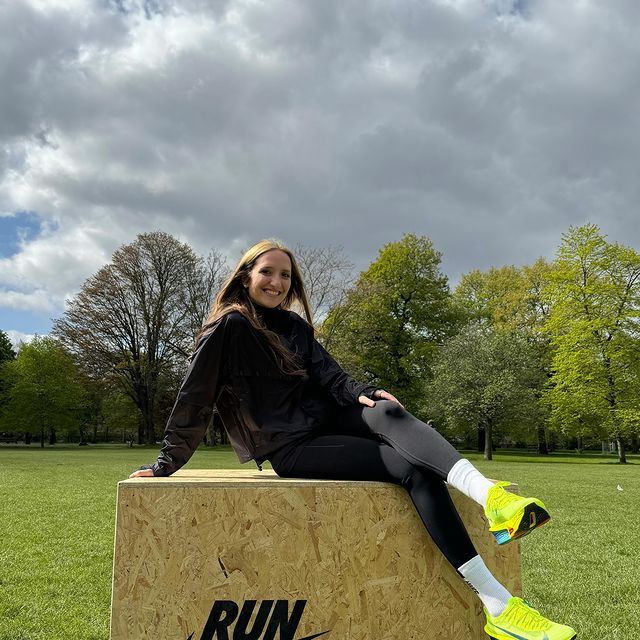 #AD this weekend I climbed a big cube and ran my first ever marathon. two huge milestones. thank you @nikelondon for inviting me to become part of the incredible community that is the running world. never again, see you next year.