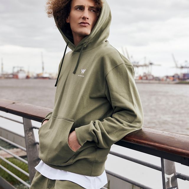 Experience the ultimate comfort and style with our hoodies. Embrace the cozy side of sportswear. Check them out now❕✨ #witeblaze #sport2000
••••••••••••••••••••••••••
WERBUNG ||
Job for @sport2000de 
Outfit by @witeblaze 
Agency @eastwestmodels