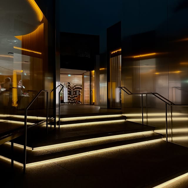 Steirereck - *** Michelin 

2. Amuse-bouche.
3. Milk–fed Veal’s Tongue with Cress Root, Apricot & “Hirsch” Pear.
4. Fennel with Hempseeds, salty Figs & Lovage.
5. Artichokes with Melon Cucumber, Lemon Balm & Bergamot.
6. Catfish with Salsify, Kohlrabi & Oscietra Caviar.
7. Pike with Sweet Potato, Lemon Thyme & Rosa Bianca.
8. Piglet´s Tail with Swiss Chard, Shiso & Black Currant.
9. Boiled Beef Shoulder with Pepperwort, Nasturtium Blossom & Horseradish.
10. Kid Goat Shoulder with young Peas, Rhubarb & Salad Burnet.
11. Cheese Cart.
12. Rhubarb with Gooseberry, Tigernut & Sorrel.
13. Mignardises.
14. Citrus Cart.