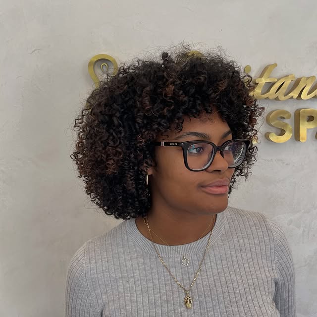 Envie de changement. 

✂️ @nagamakishears 
📍 @inhairitancecurlspa 

#curls #curlyhair #curlycut #curlycommunity #mtl