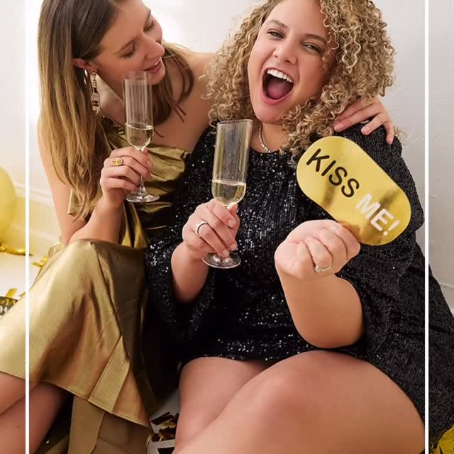 Welcome 2026. ✨
Und bevor wir nach vorne blicken, sagen wir von Herzen Danke.

Danke an unsere Models – für euer Vertrauen, eure Professionalität, eure Persönlichkeit und eure Energie vor der Kamera. Ihr seid das Herz von 💎WIMA | Models 💎
Und danke an unsere Kunden & Partner – für die großartigen Projekte, das Vertrauen in unsere Arbeit und die inspirierende Zusammenarbeit auf nationalen und internationalen Produktionen.

Wir sind dankbar für alles, was war –
und voller Vorfreude auf alles, was kommt.

✨ Here’s to new castings, new stories & new successes.
Happy New Year 2026.

👑 Verena, Ariana 
💎 @wima_models
📸 Sven Kloß
💄 Stefanie Szekies, Marika Kröher 
👗 Janine Aggen 
🤓 Marie-Luise Wintermantel

#WIMAModels #Modelagentur #HappyNewYear2026 #ThankYou #Grateful #NewYearNewEnergy #CreativeConnections