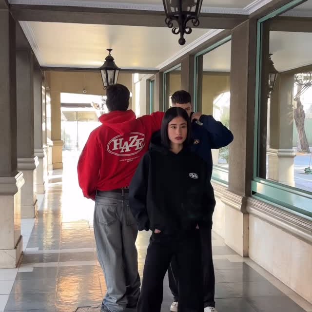 & FLORENCIA OLIVARES