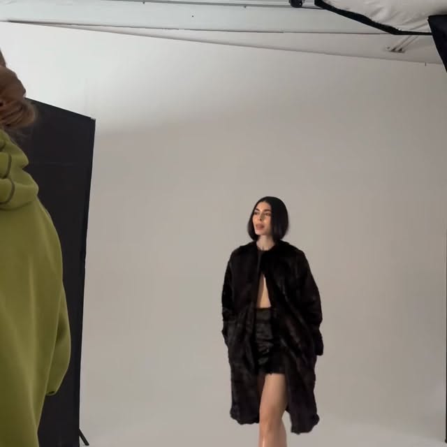 Spend the day with me;)

#model #modellife #spendthedaywithme #onset #bts