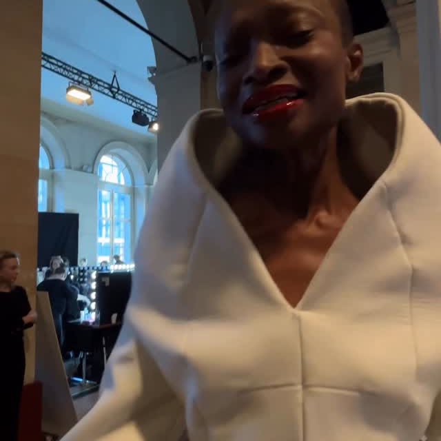 Mother alien @madamedebrashaw backstage at @matieresfecales 🖤💫

#DebraShaw #MatieresFecales #Perfect