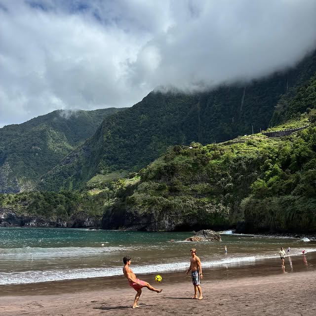 Epic 🌊 no extra words needed 

#madeira #madeiraisland #seixal #portomoniz #seixalmadeira