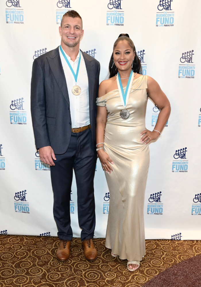 Rob-Gronkowski-Layla-Ali.png Rob Gronkowski and Layla Ali at the 41st Great Sports Legends Dinner at the New York Hilton Midtown