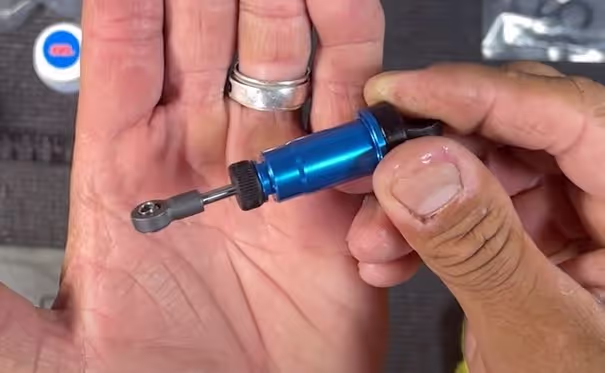 DR10 Shock Rebuild Guide