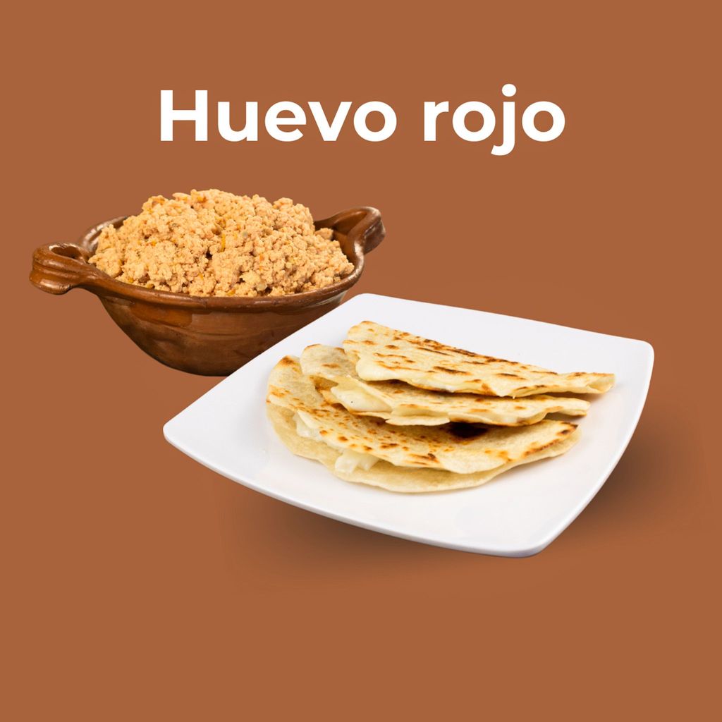 Quesadilla de harina con huevo rojo