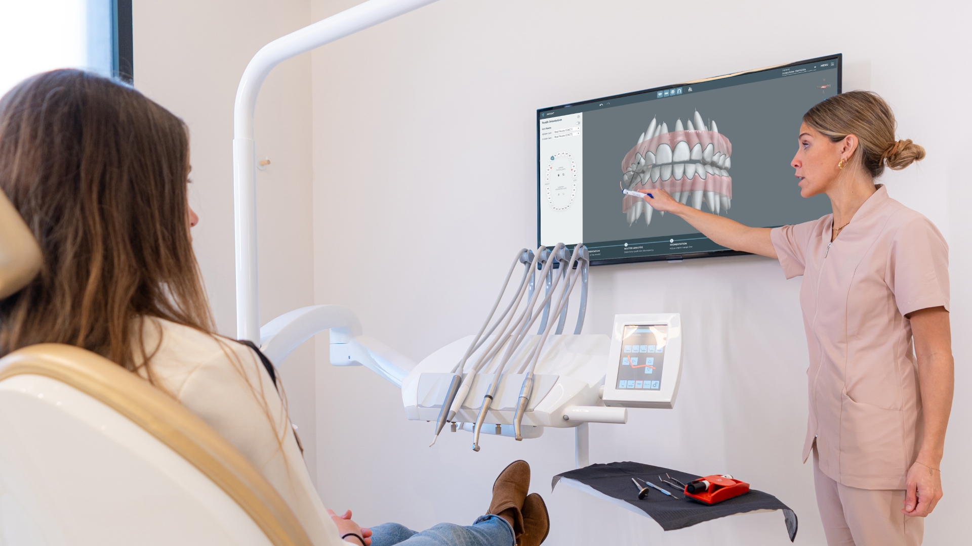 The control panel of modern orthodontic software from SoftSmile