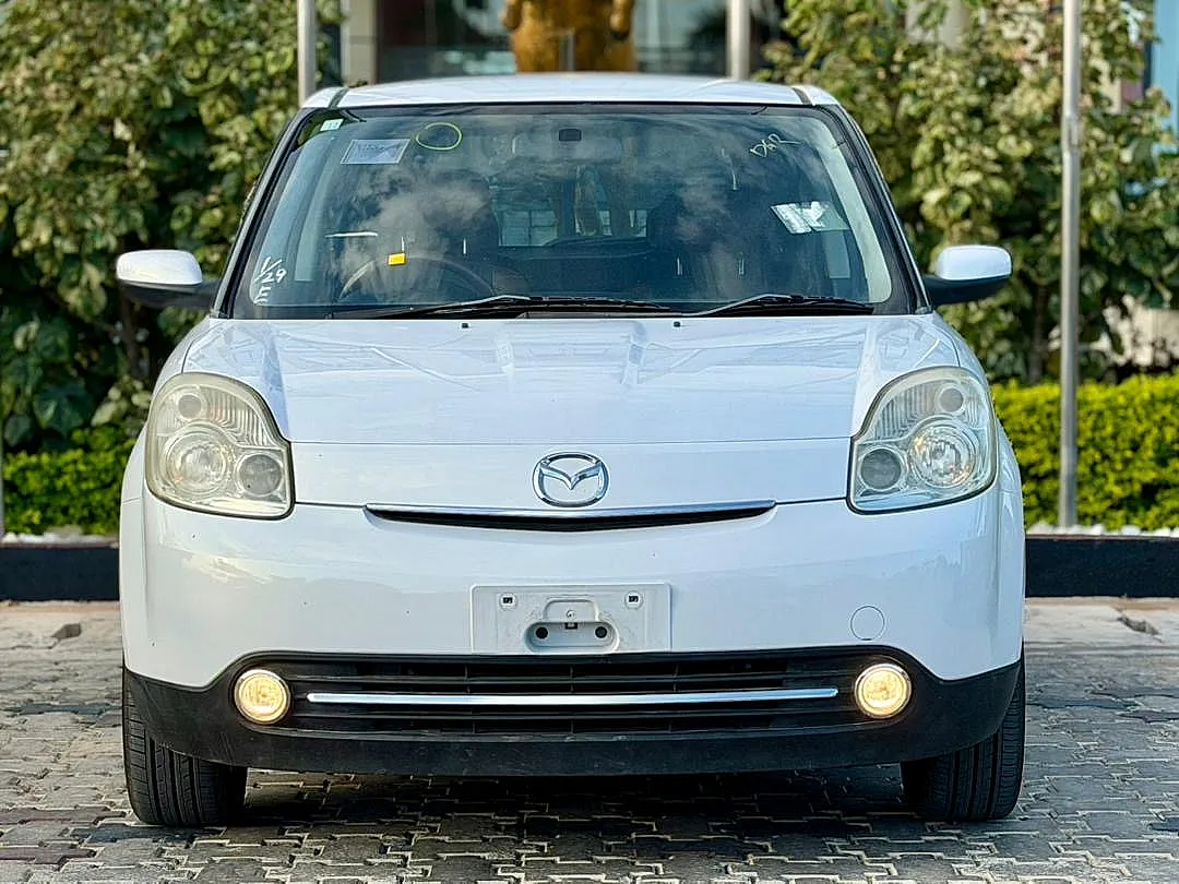 Mazda Verisa New