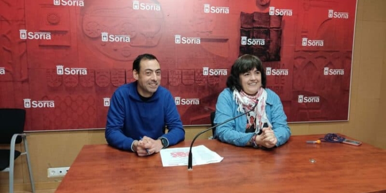 FOTO: Fernando Baena (Valoriza) y Ana Alegre (Concejala de Desarrollo Sostenible de Soria).