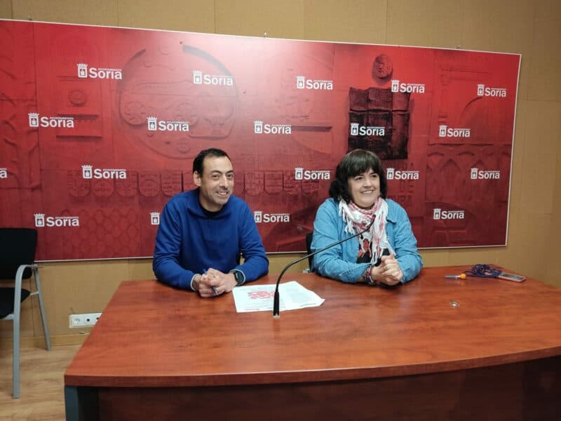 FOTO: Fernando Baena (Valoriza) y Ana Alegre (Concejala de Desarrollo Sostenible de Soria).