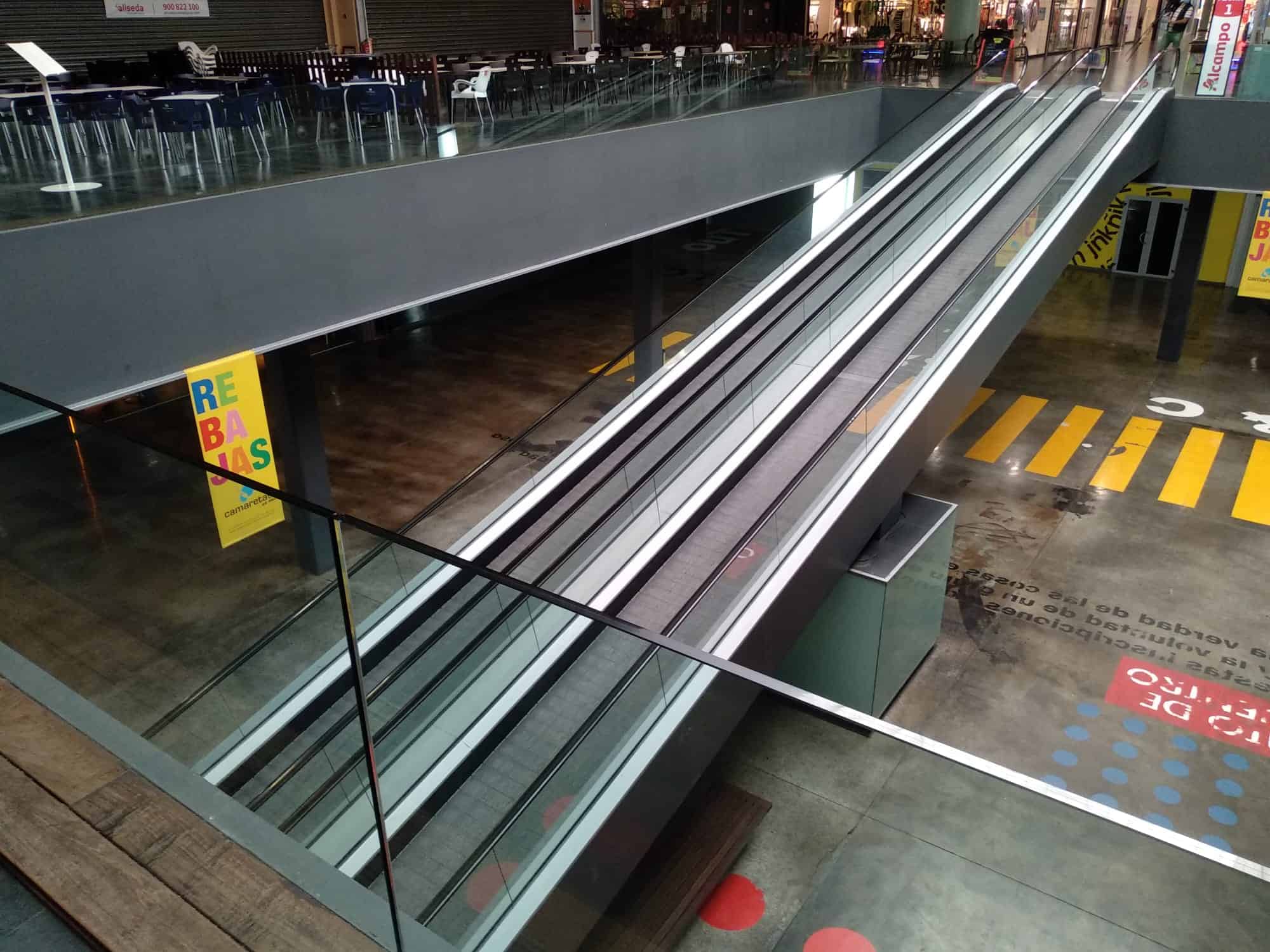 GOLMAYO - Centro Comercial Camaretas. La víctima acababa de ganar 6.000 euros en un local de apuestas y juego del centro comercial Camaretas.