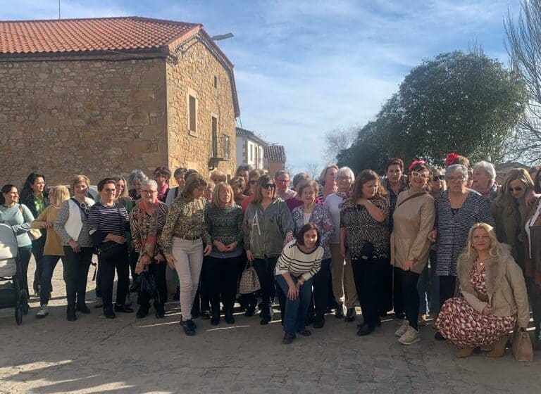 Las mujeres de los pueblos que forman parte de los CEAS de Tierras Altas y El Valle retoman su jornada de convivencia