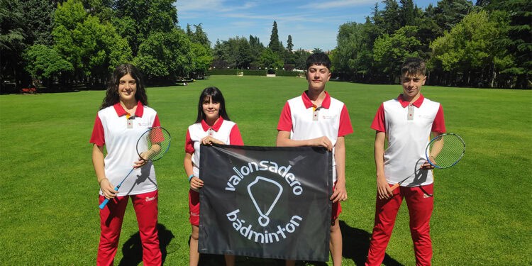 Irene Gárate, África Gazo, Ian Antón y Miguel Pérez, los volantistas del Club Valonsadero Bádminton que representarán a Castilla y León en el CESA.