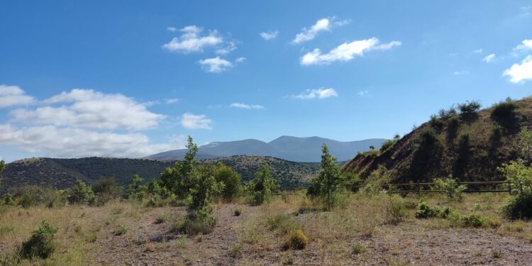 Vista del Moncayo desde la Mina Petra, en Ólvega. Verano 2024.