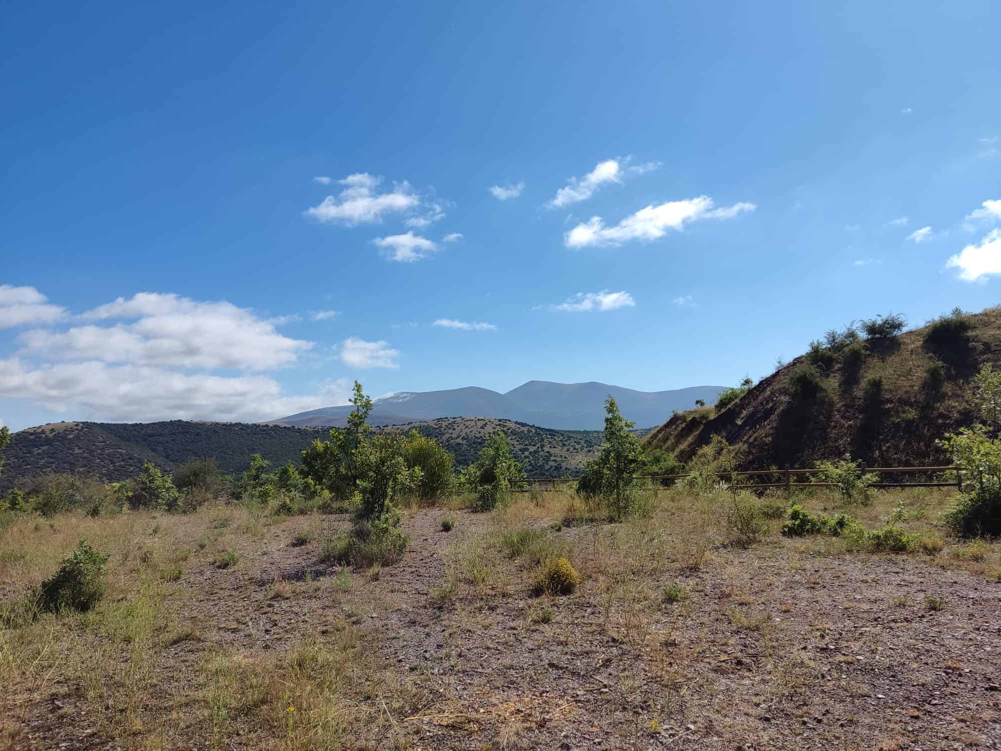 Vista del Moncayo desde la Mina Petra, en Ólvega. Verano 2024.
