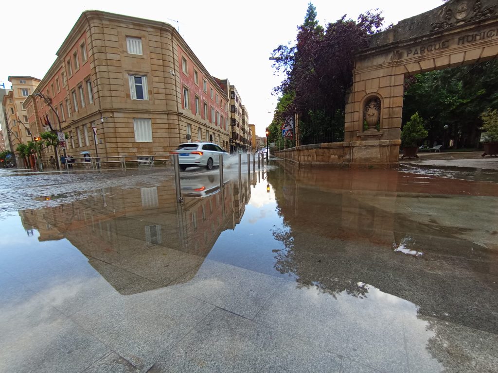 Foto de la capital en Mariano Granados tras la tormenta de este martes 10 de junio de 2025.