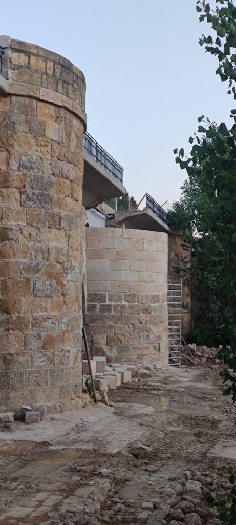 Obra de reparación del tajamar los días previos