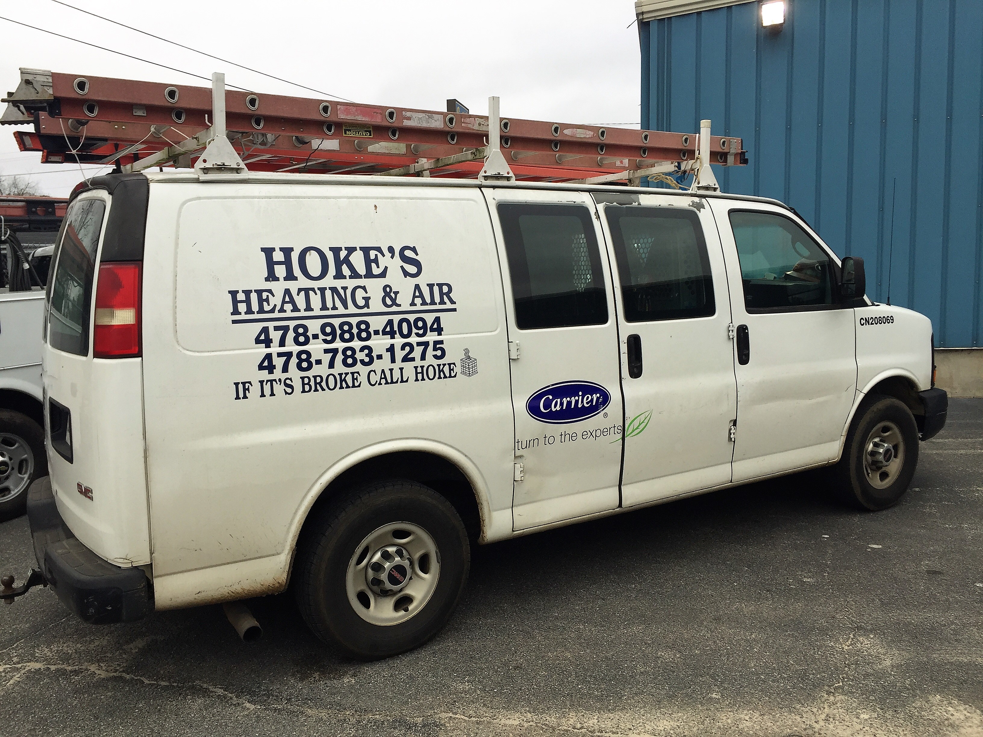 Hoke's Heating and Air company van