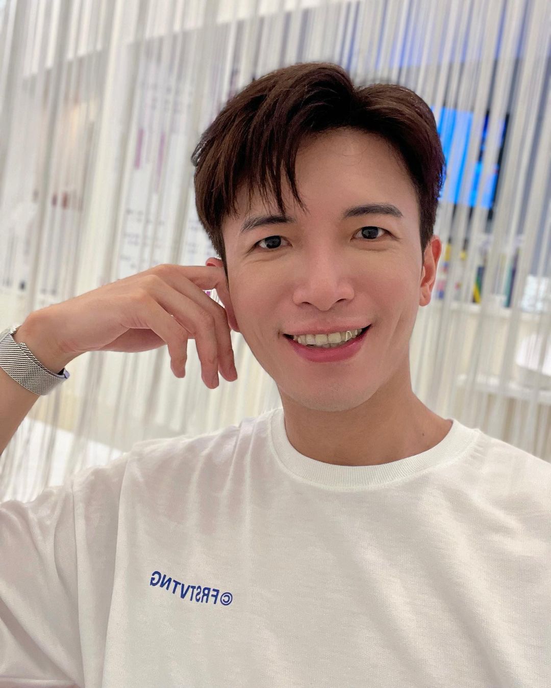 [SOV x 張睿Ray]  堅持真的不是容易的事，尤其牙齒矯正是多年奮戰！值得大稱讚SOV的地方是在療程中間過程的階段性發展，口掃描再去評估下階段的牙套非常安心！