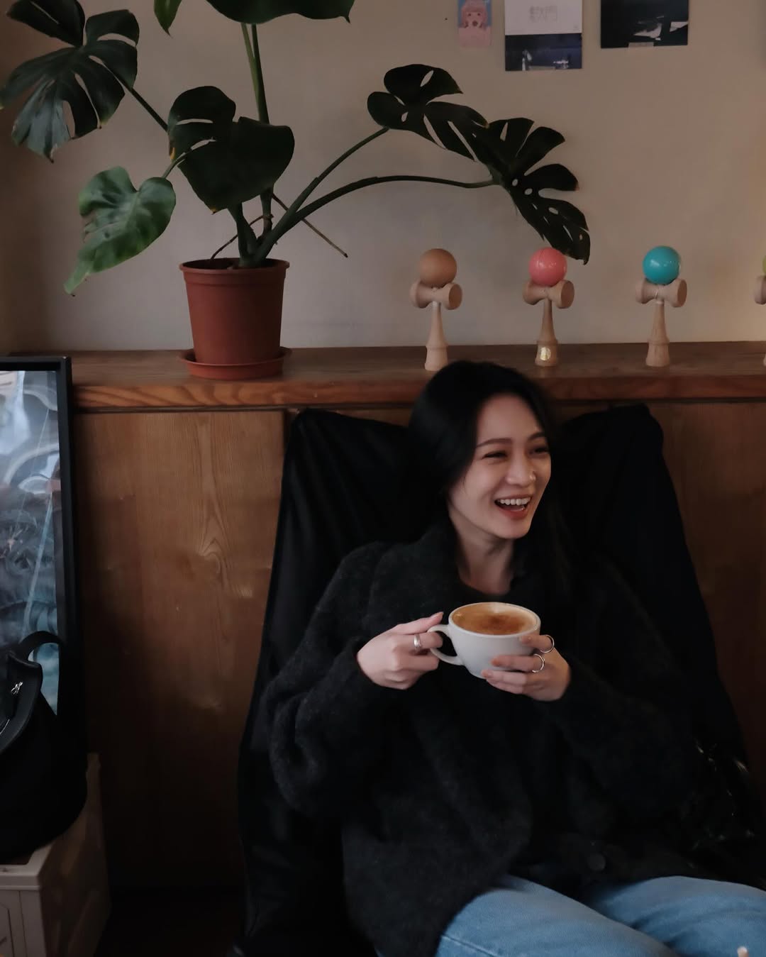 [冷光美白 x Ｎ] 牙齒白不白真的對我來說很重要，連平常用的牙膏都一定要選擇有美白功效的，牙齒變白了！終於可以放心大笑啦！