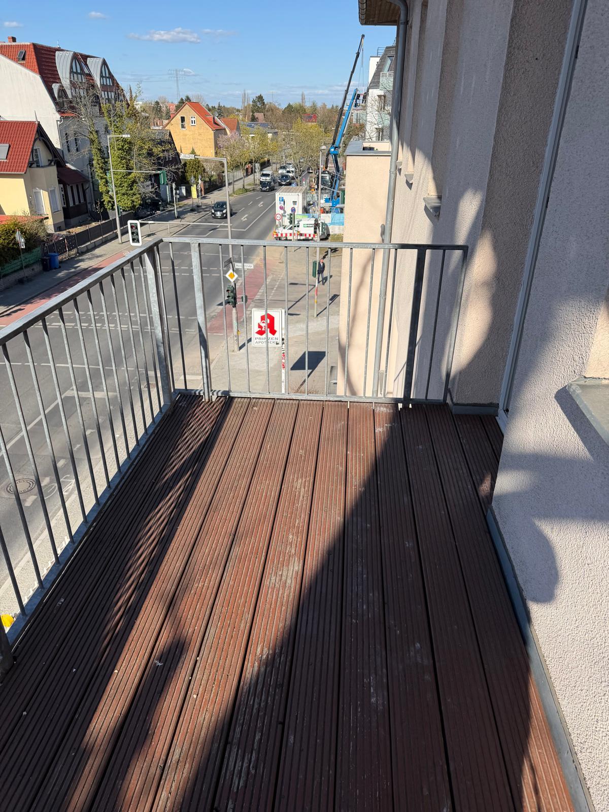 2.5-room apartment with balcony in Hellersdorf
