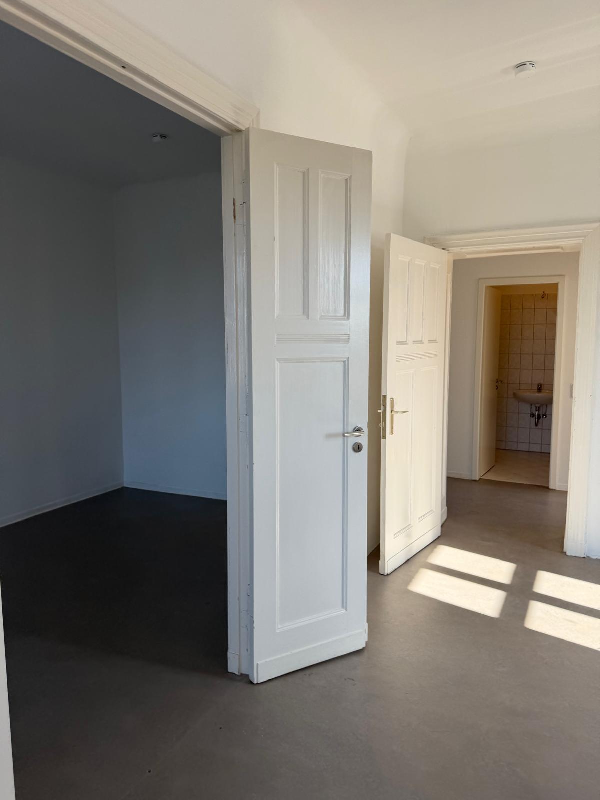 2.5-room apartment with balcony in Hellersdorf