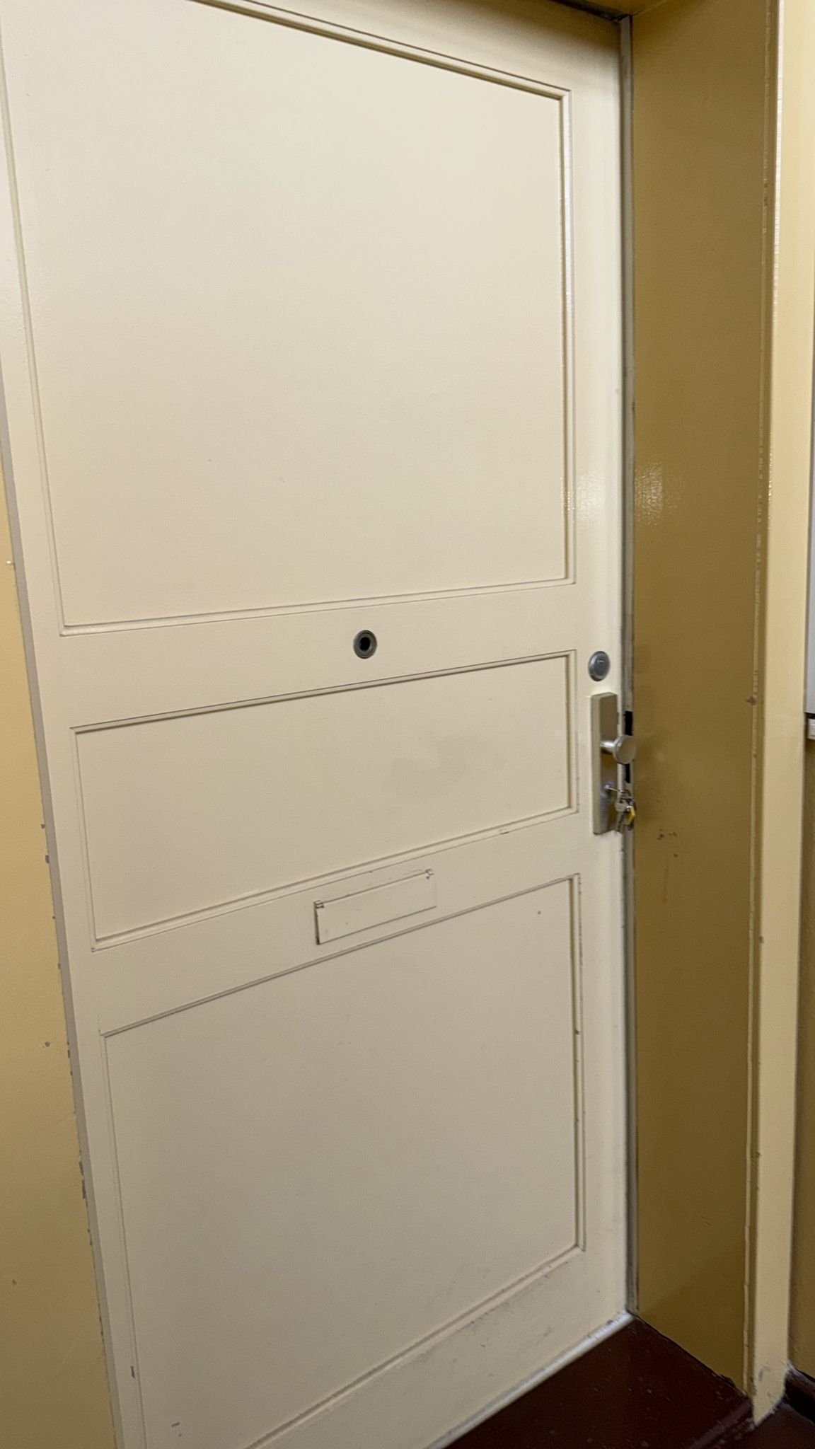 Spacious 2-room apartment at Checkpoint Charlie