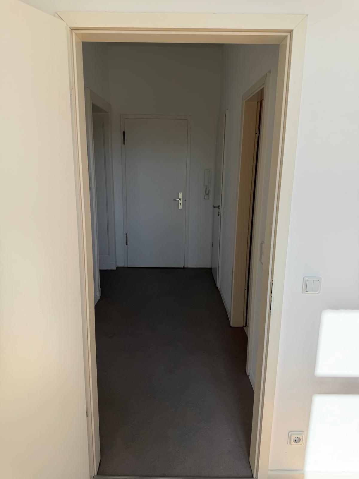 2.5-room apartment with balcony in Hellersdorf